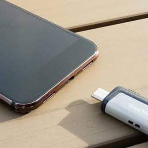 Flash drives for smartphones