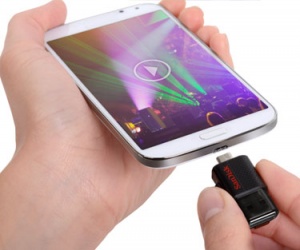 Back up your mobile with the SanDisk Ultra Dual USB Flash Drive