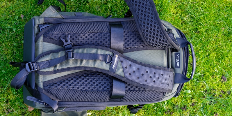 Real user review of the Vanguard VEO Select 46BR GR Slim Backpack